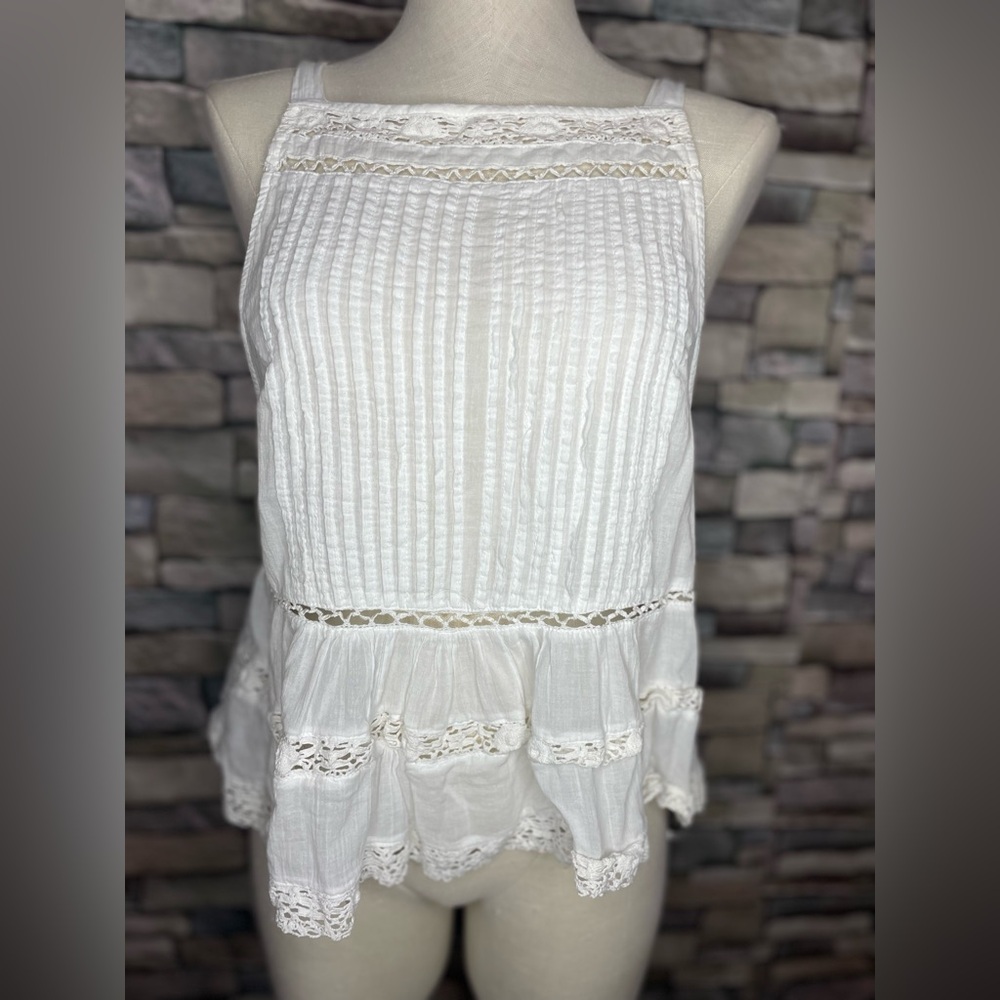 Free People 100% cotton adorable white oversized tank top button up back🤍